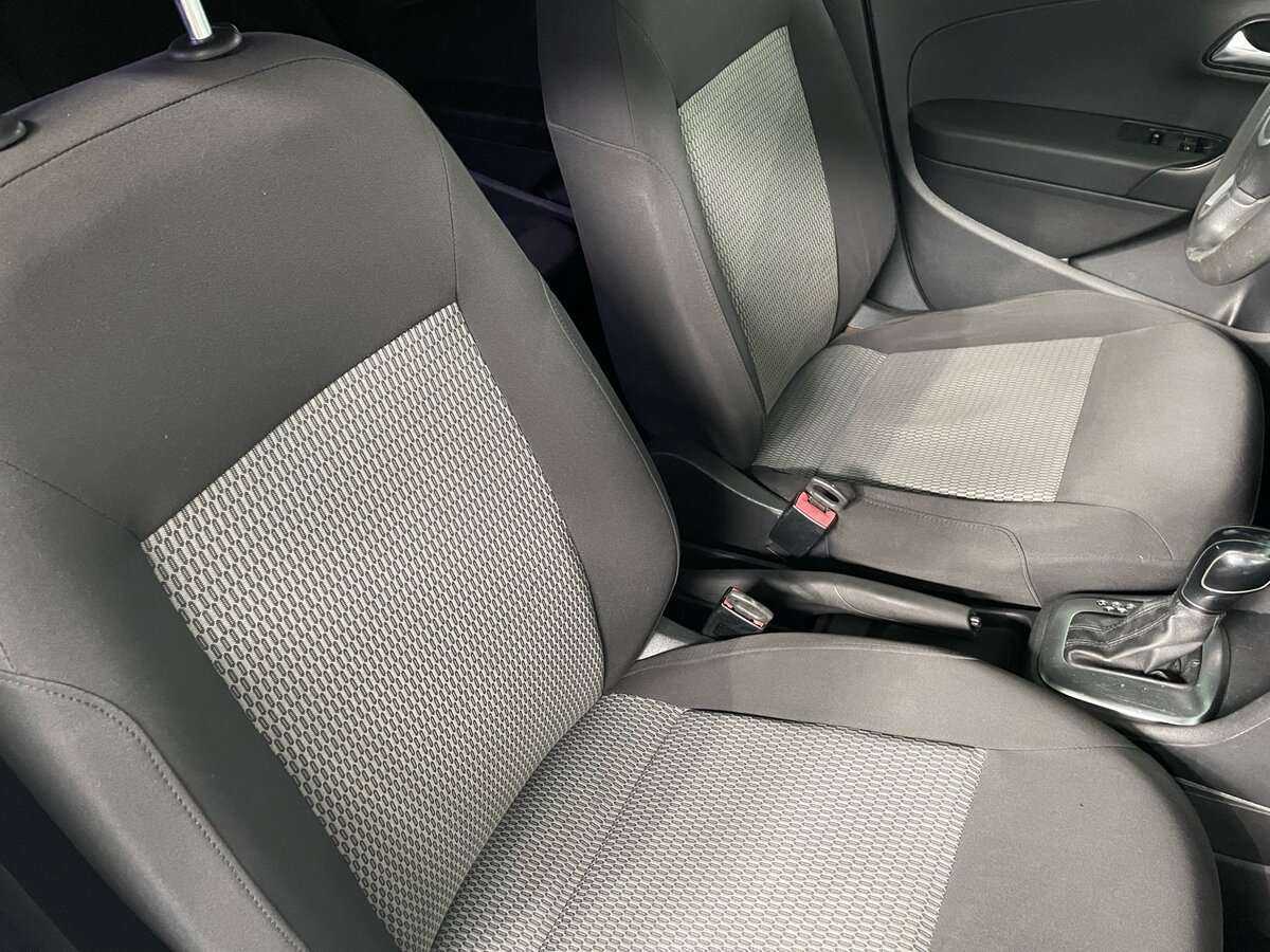 Volkswagen Polo с пробегом — 2011 год. Фото: #13