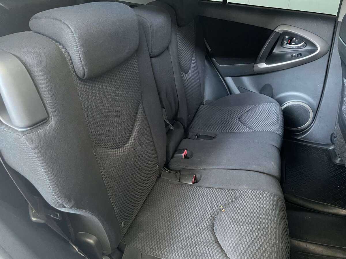 Toyota RAV4 с пробегом — 2008 год. Фото: #19