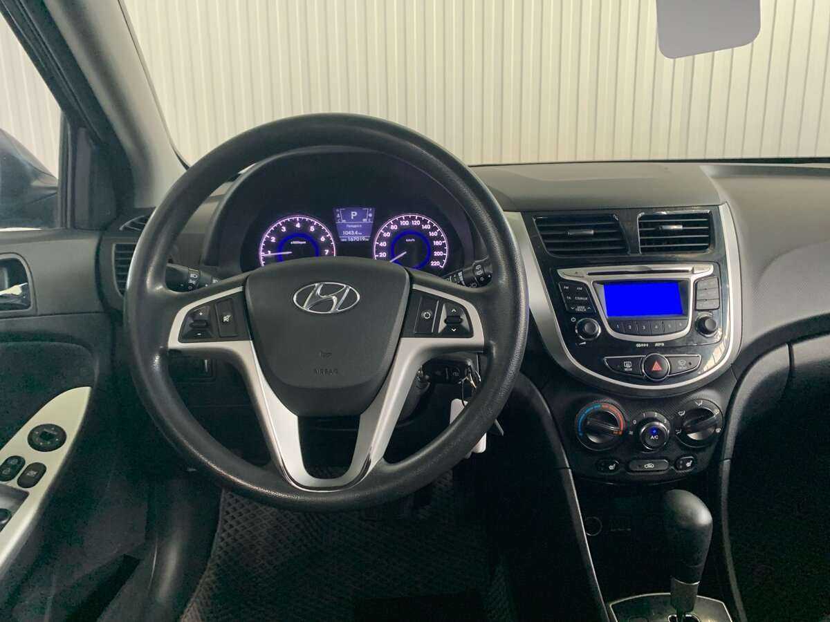 Hyundai Solaris с пробегом — 2012 год. Фото: #8