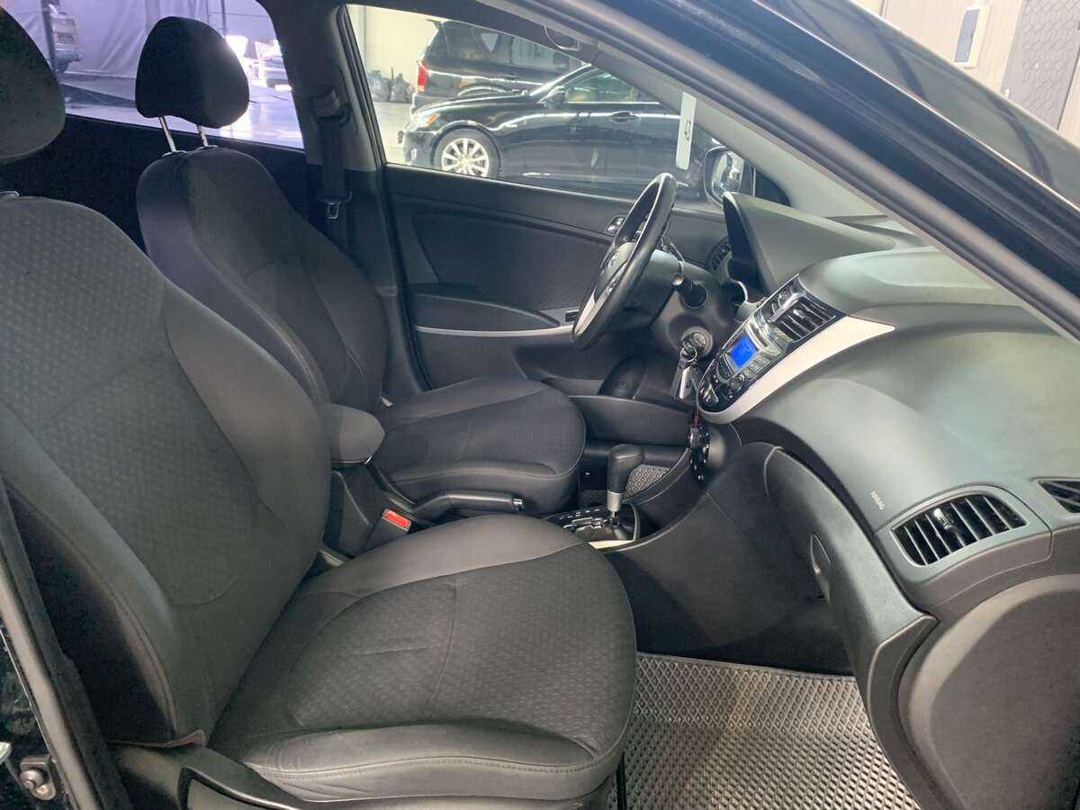 Hyundai Solaris с пробегом — 2012 год. Фото: #12