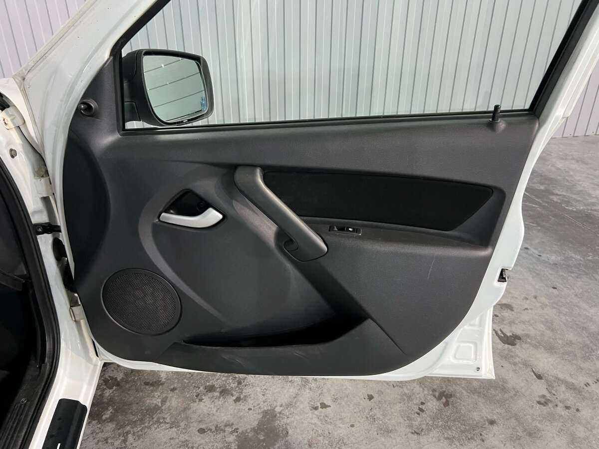 Lada (ВАЗ) Kalina с пробегом — 2015 год. Фото: #14