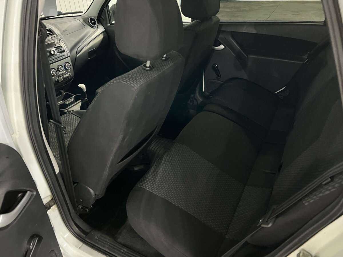 Lada (ВАЗ) Kalina с пробегом — 2015 год. Фото: #16