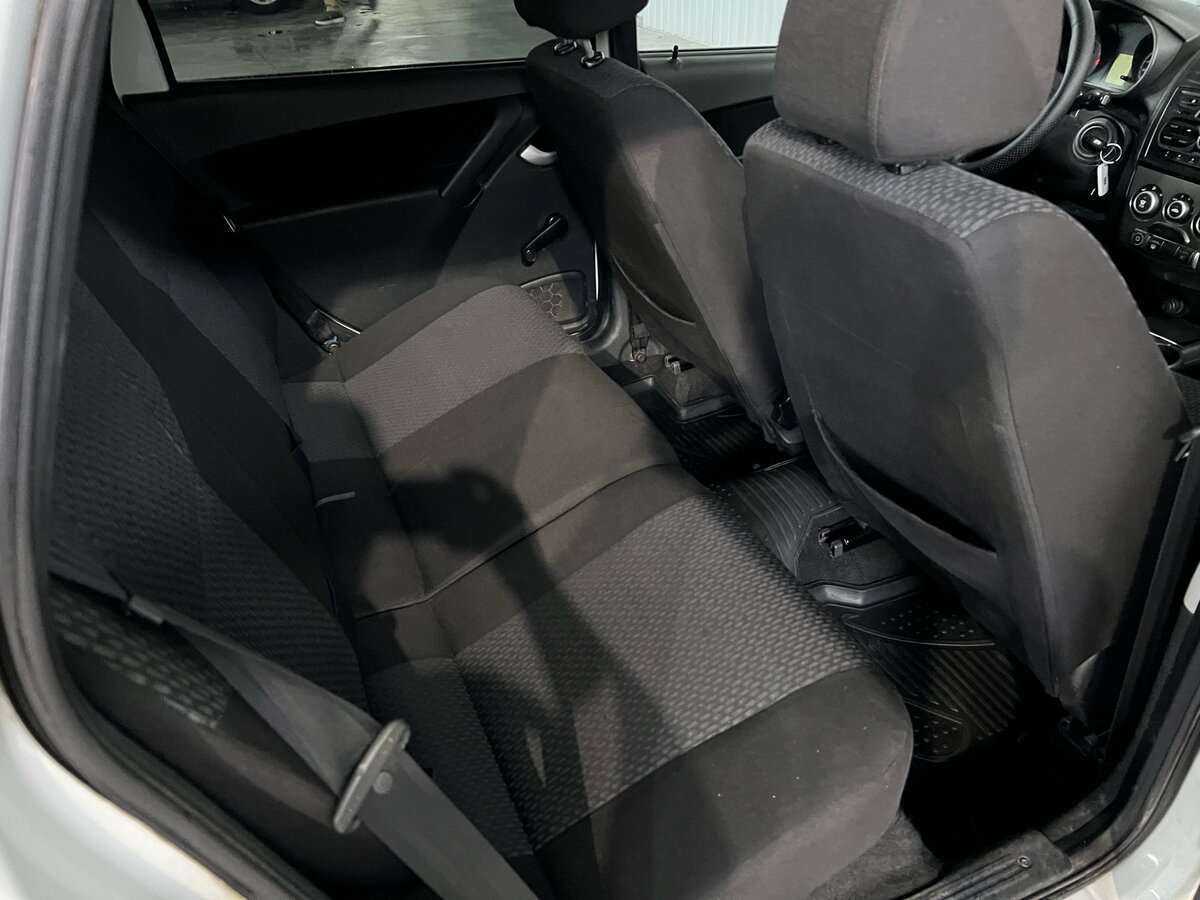 Lada (ВАЗ) Kalina с пробегом — 2015 год. Фото: #17