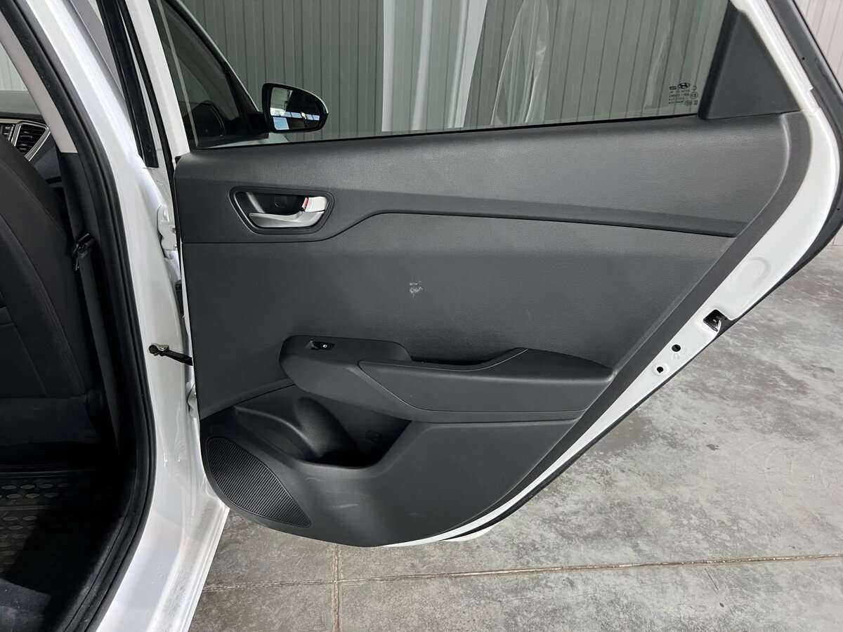 Hyundai Solaris с пробегом — 2021 год. Фото: #17