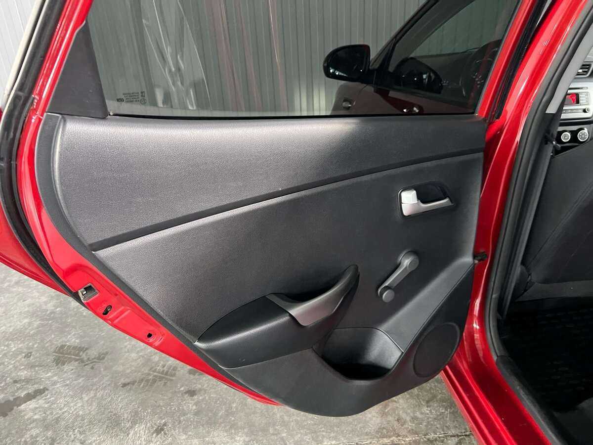 Kia Rio с пробегом — 2015 год. Фото: #15