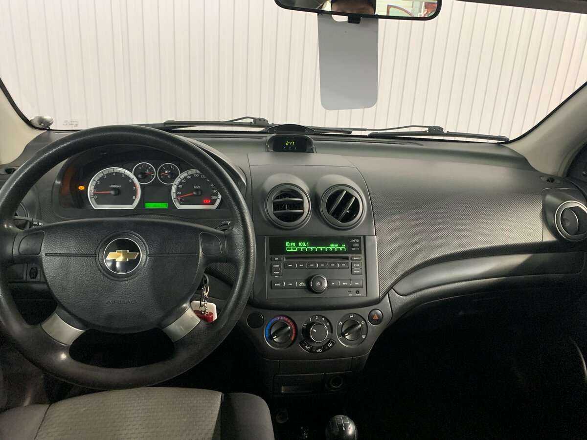 Chevrolet Aveo с пробегом — 2010 год. Фото: #8