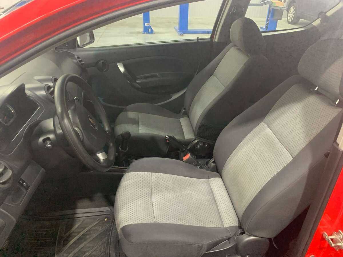 Chevrolet Aveo с пробегом — 2010 год. Фото: #12