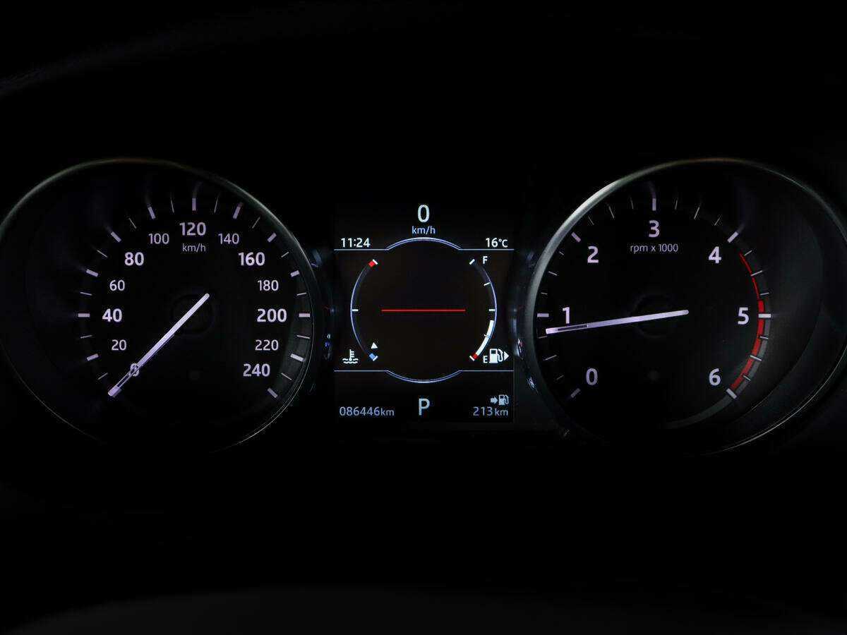 Land Rover Discovery Sport с пробегом — 2018 год. Фото: #10