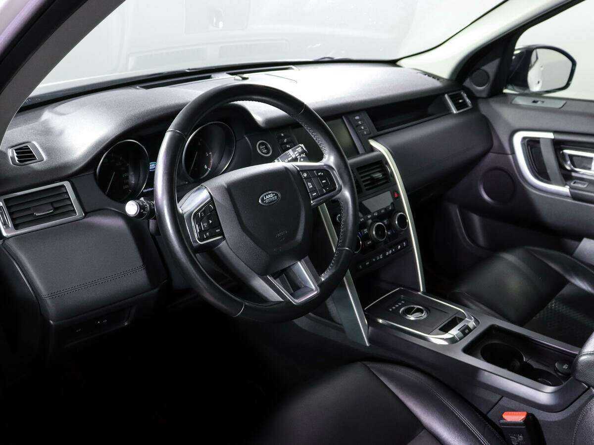 Land Rover Discovery Sport с пробегом — 2018 год. Фото: #13