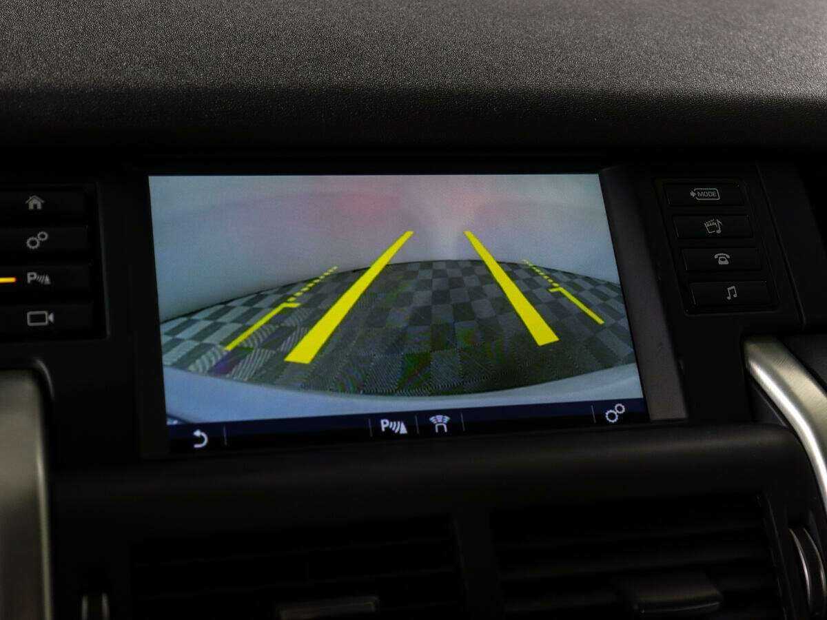 Land Rover Discovery Sport с пробегом — 2018 год. Фото: #15