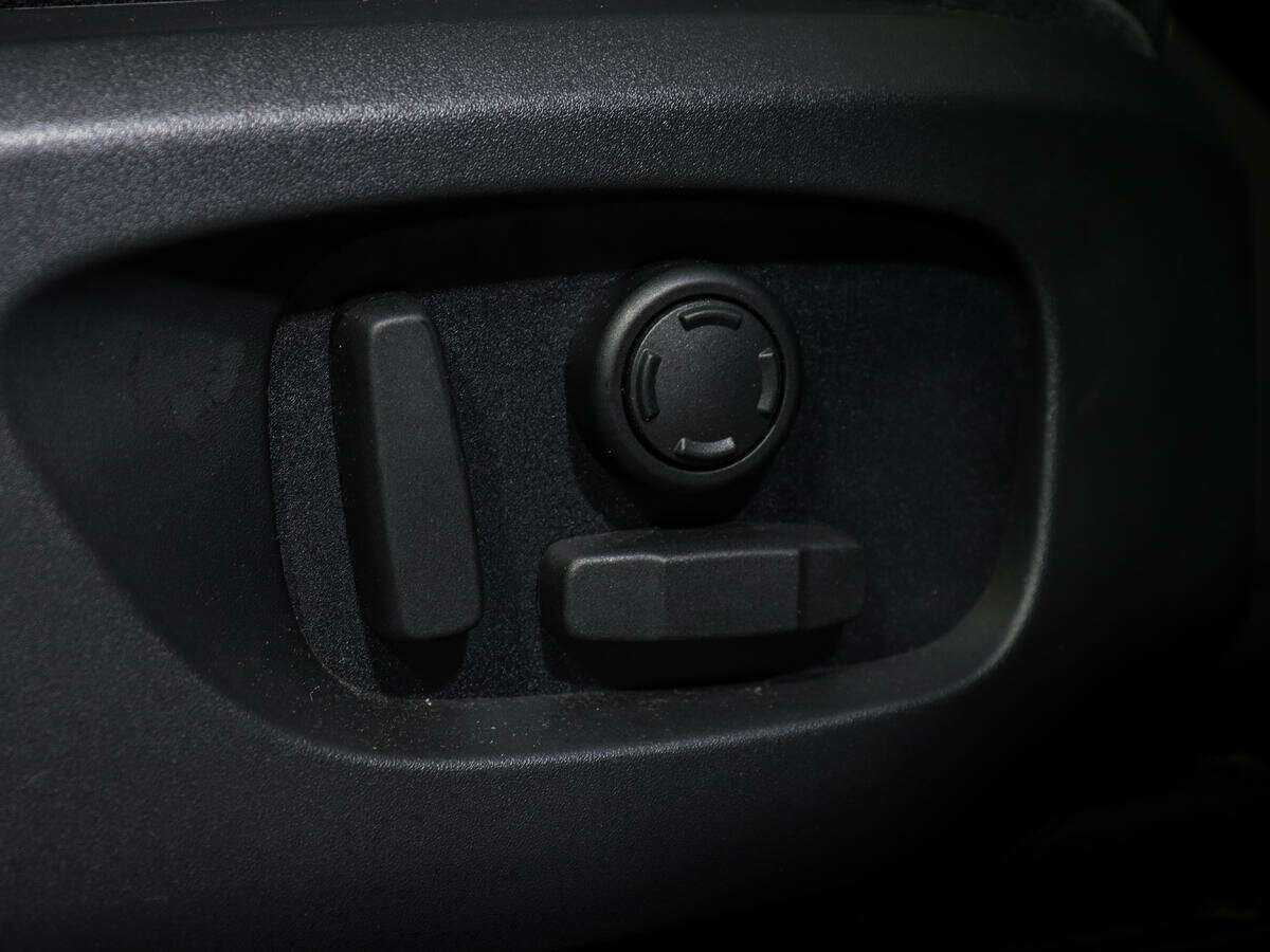 Land Rover Discovery Sport с пробегом — 2018 год. Фото: #16