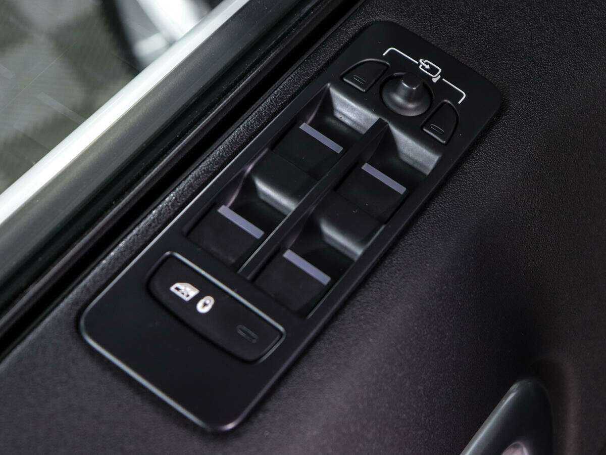 Land Rover Discovery Sport с пробегом — 2018 год. Фото: #19