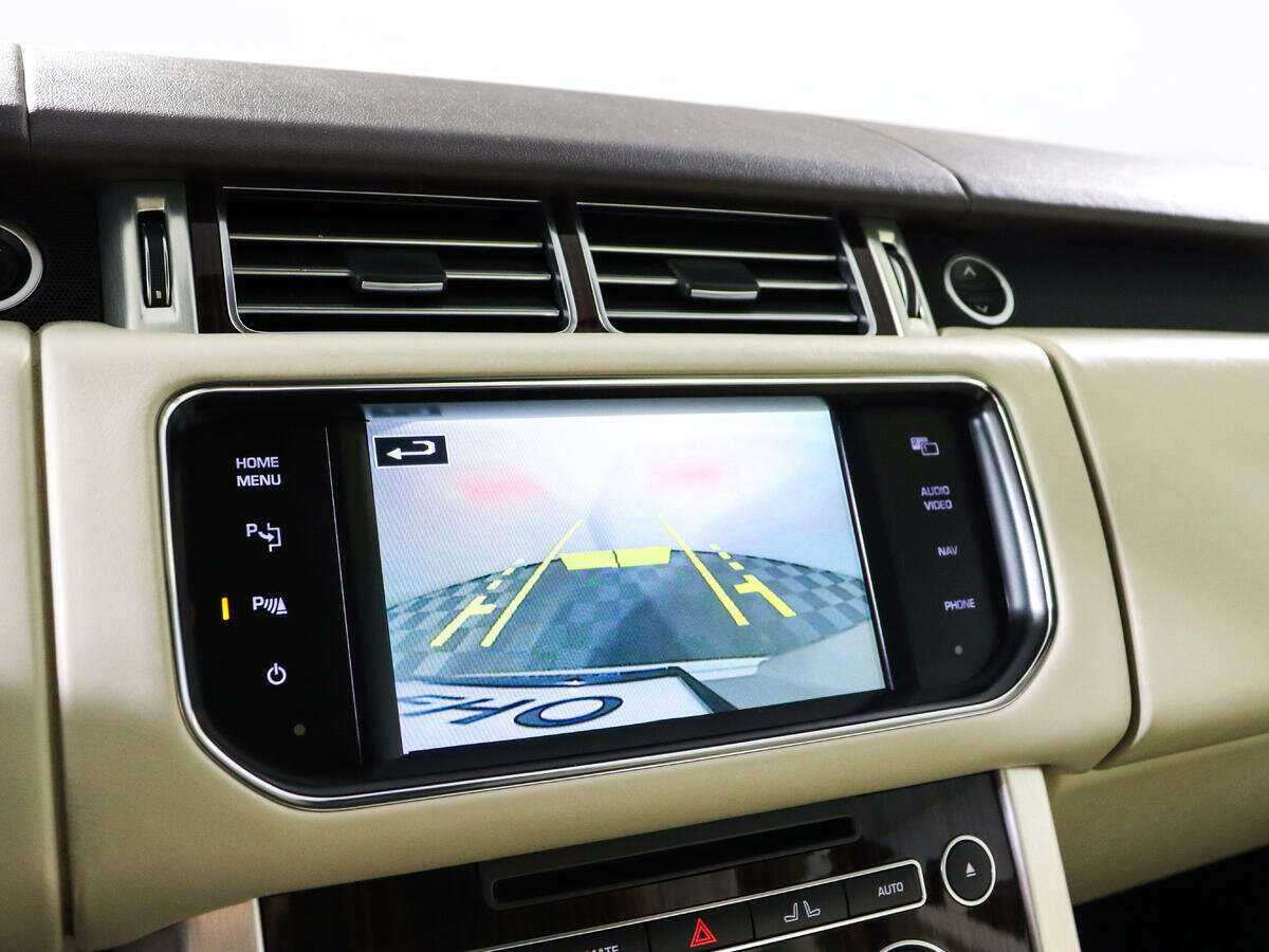 Land Rover Range Rover с пробегом — 2014 год. Фото: #12