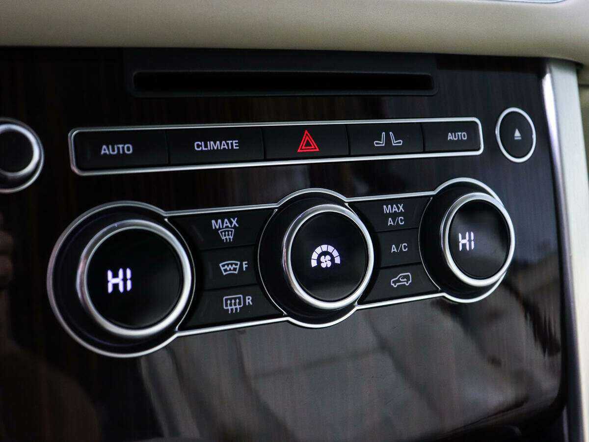 Land Rover Range Rover с пробегом — 2014 год. Фото: #13