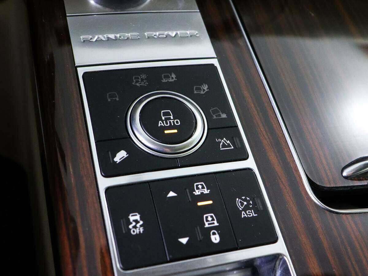 Land Rover Range Rover с пробегом — 2014 год. Фото: #14