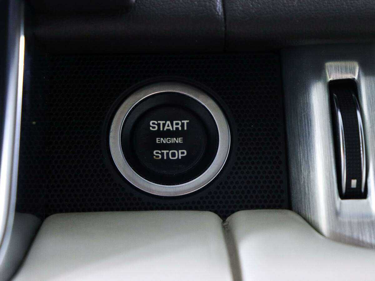 Land Rover Range Rover с пробегом — 2014 год. Фото: #15