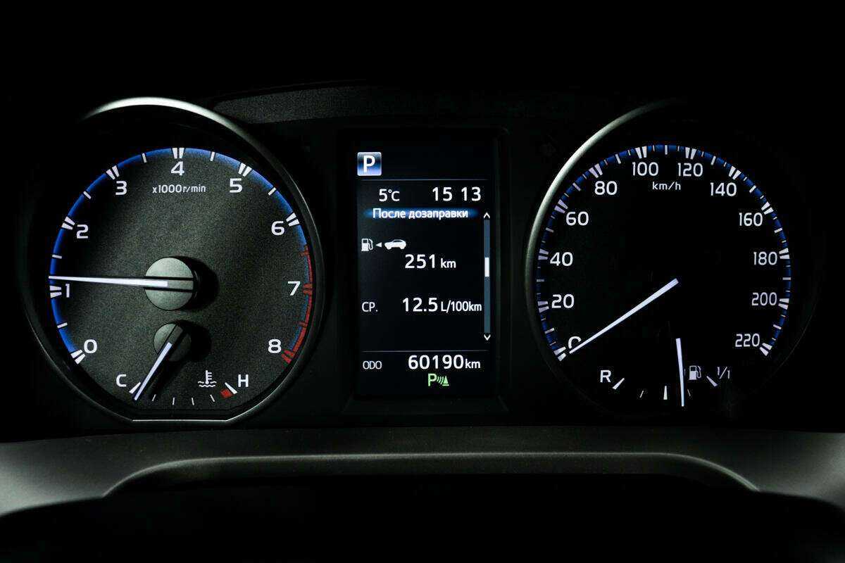 Toyota RAV4 с пробегом — 2016 год. Фото: #9