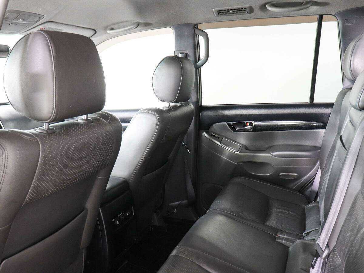 Toyota Land Cruiser Prado с пробегом — 2008 год. Фото: #7