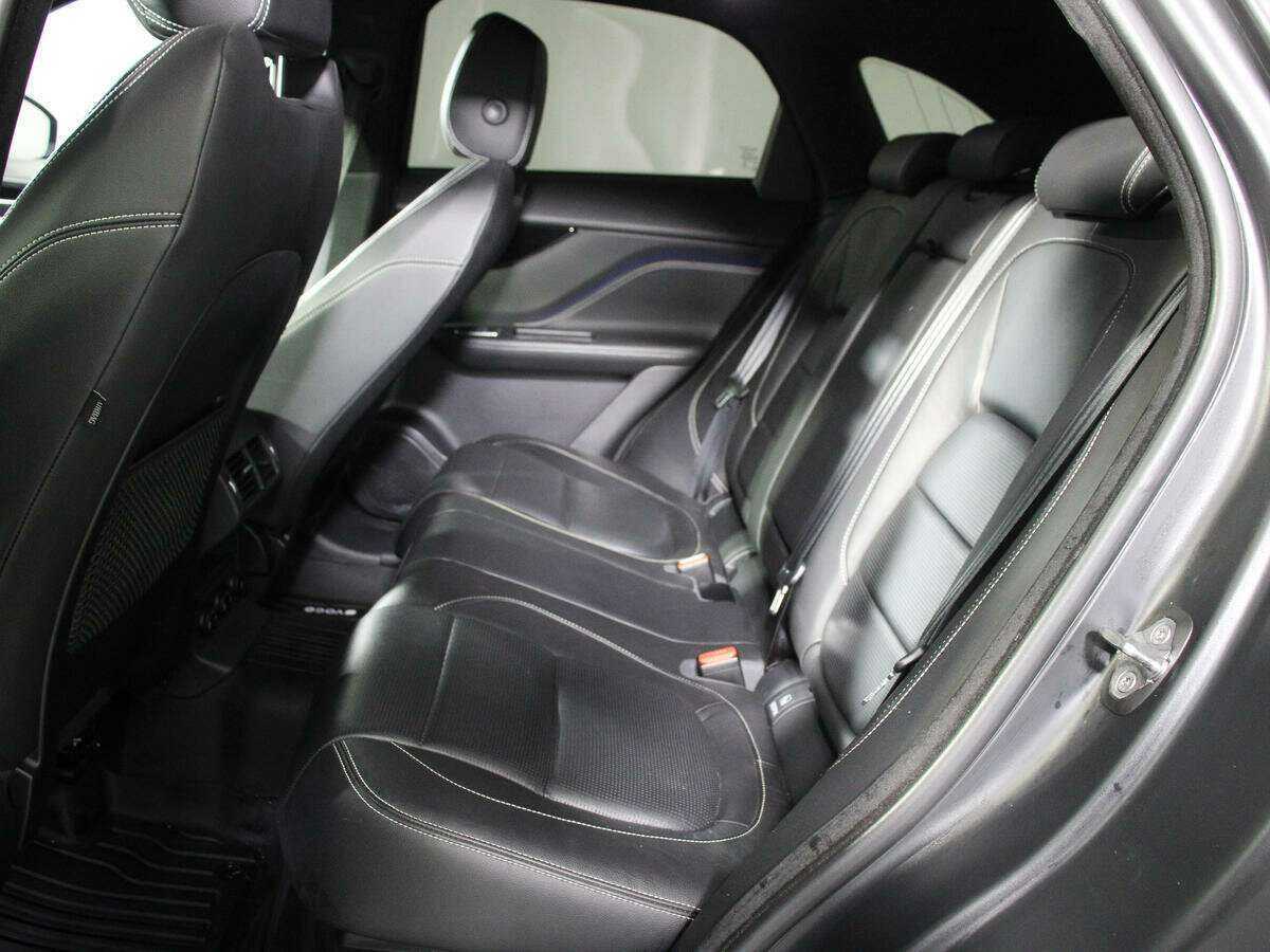 Jaguar F-Pace с пробегом — 2018 год. Фото: #7