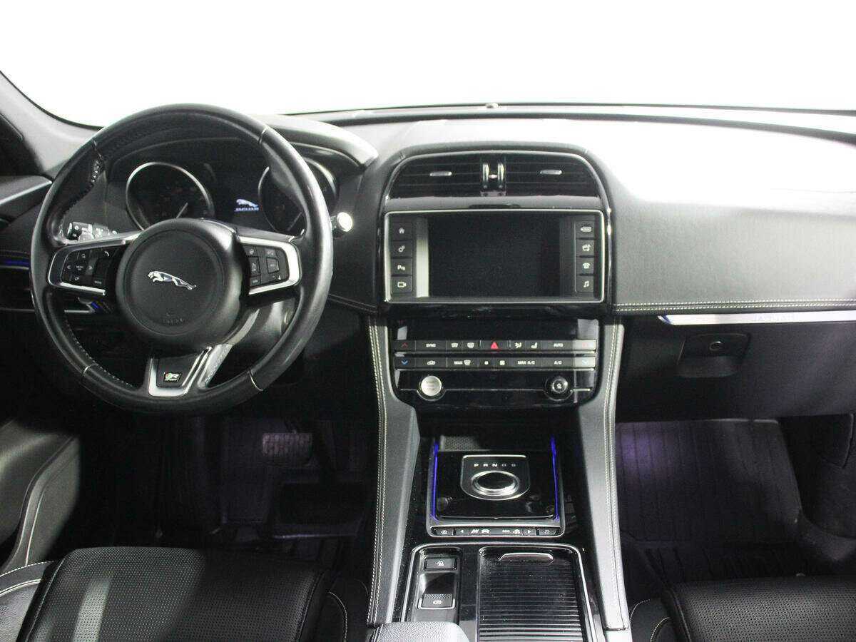 Jaguar F-Pace с пробегом — 2018 год. Фото: #9