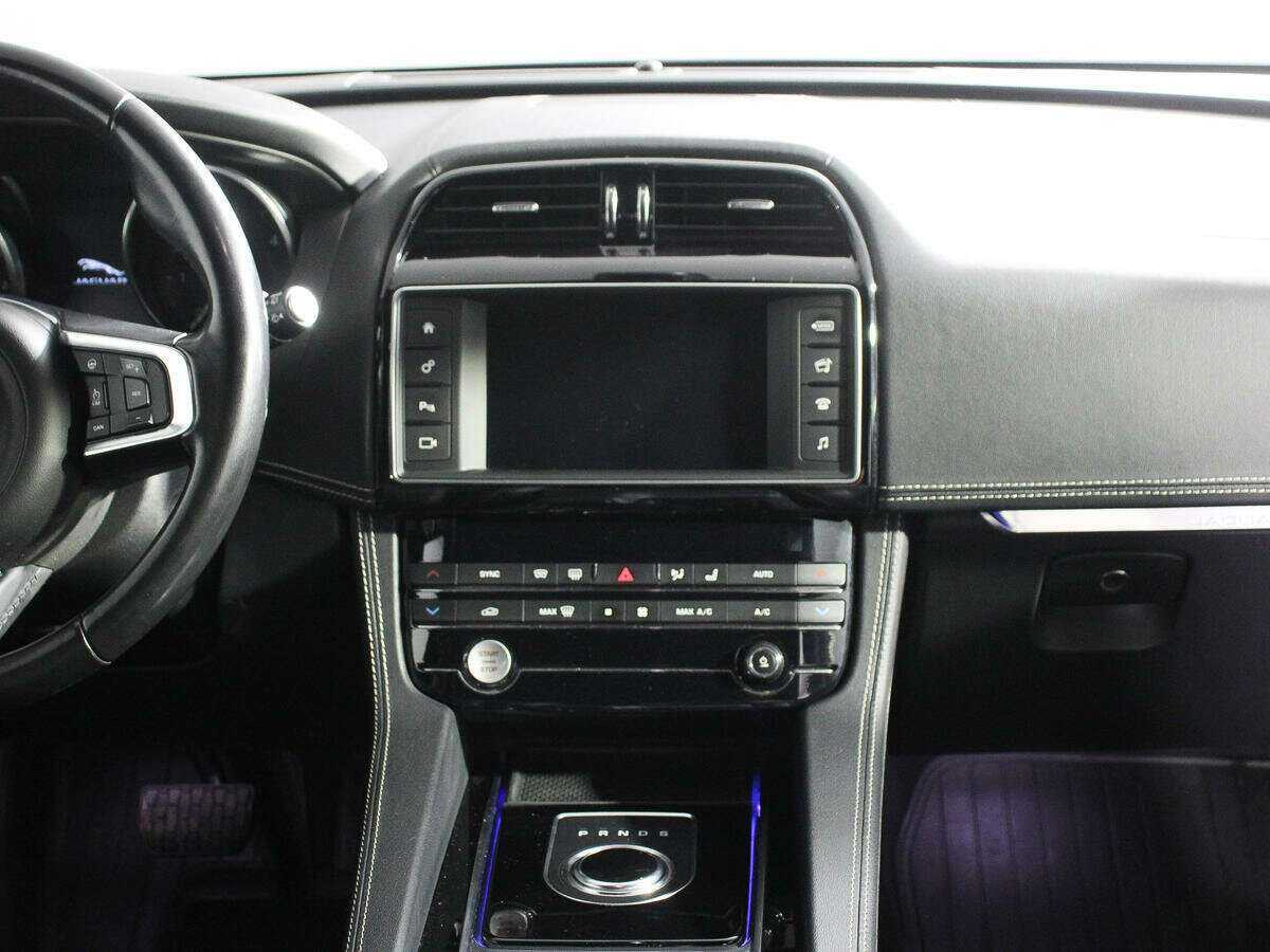 Jaguar F-Pace с пробегом — 2018 год. Фото: #10