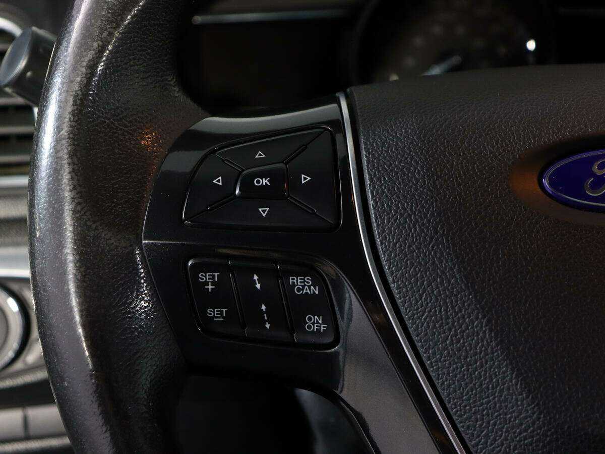 Ford Explorer с пробегом — 2016 год. Фото: #25