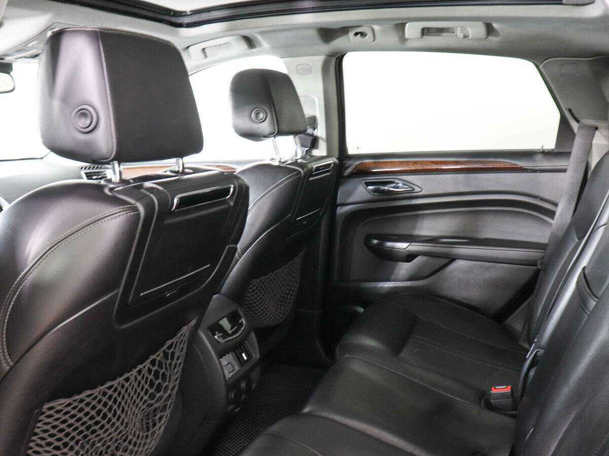 Cadillac SRX с пробегом — 2013 год. Фото: #11