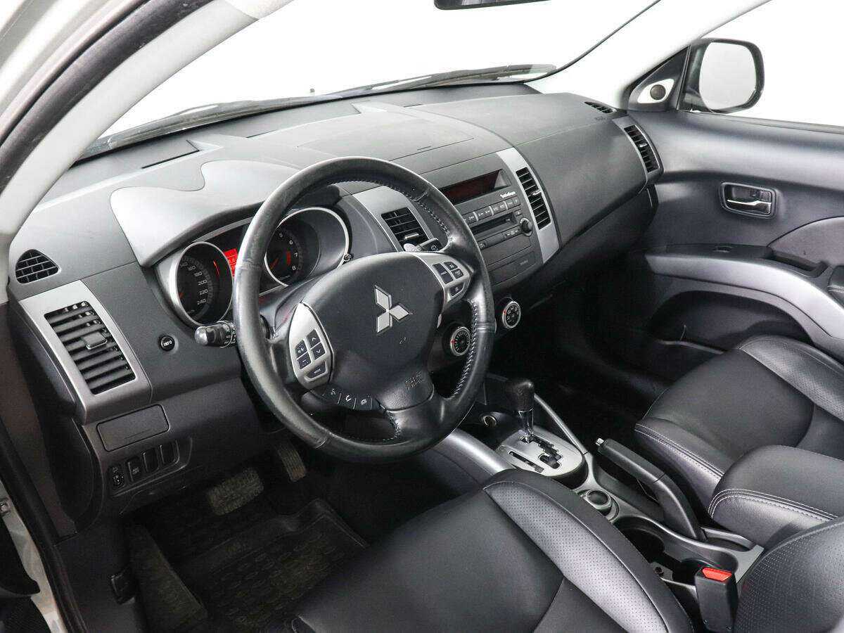 Mitsubishi Outlander с пробегом — 2008 год. Фото: #8