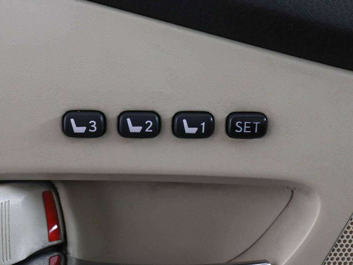 Lexus RX с пробегом — 2011 год. Фото: #12