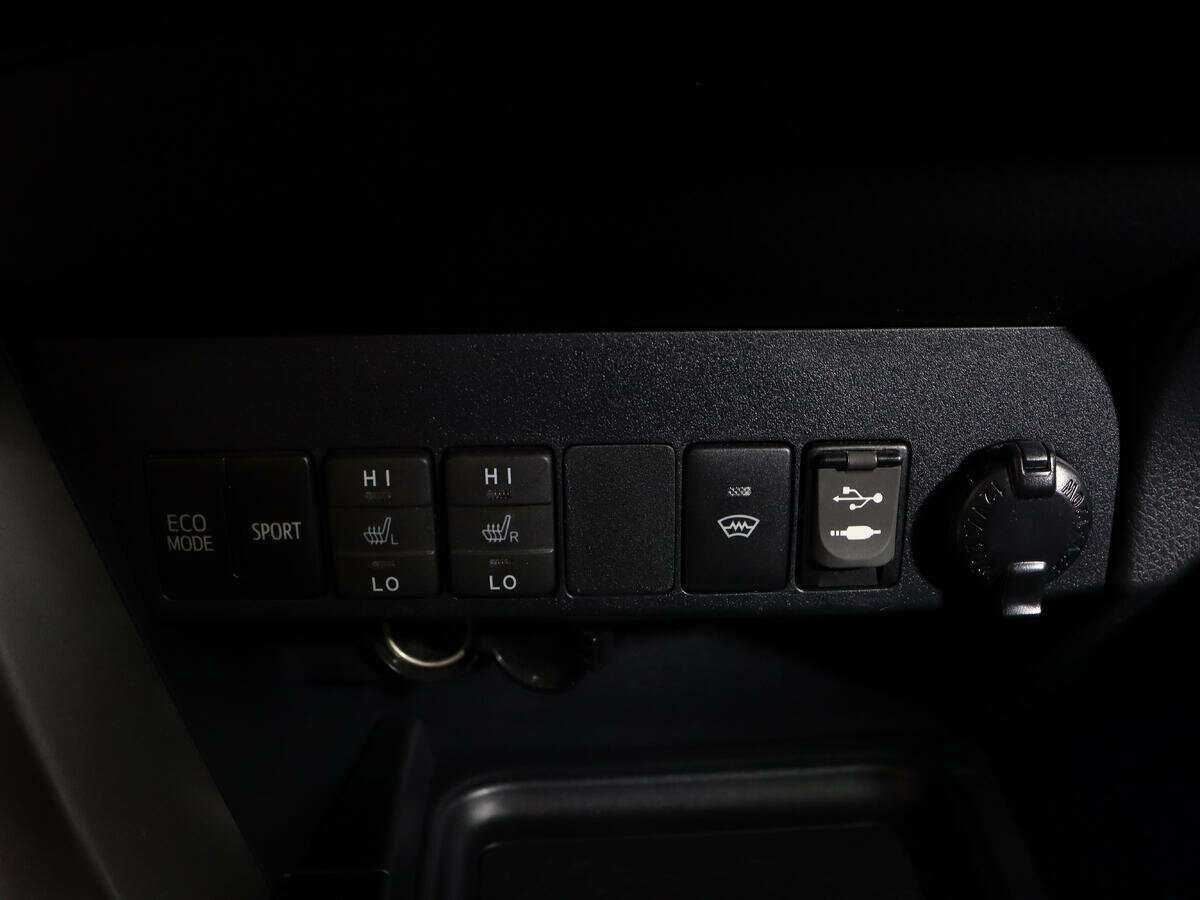 Toyota RAV4 с пробегом — 2017 год. Фото: #19