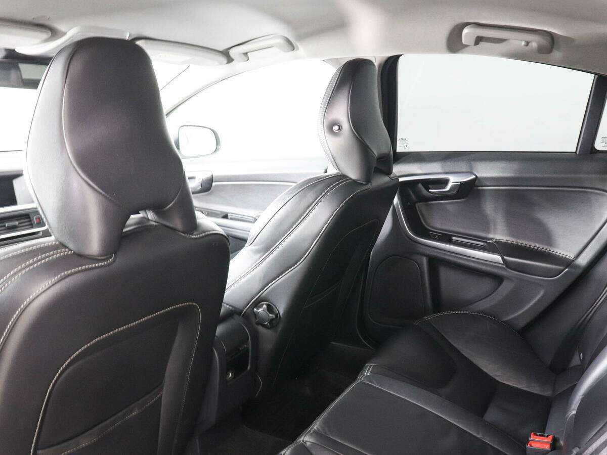 Volvo S60 с пробегом — 2014 год. Фото: #10