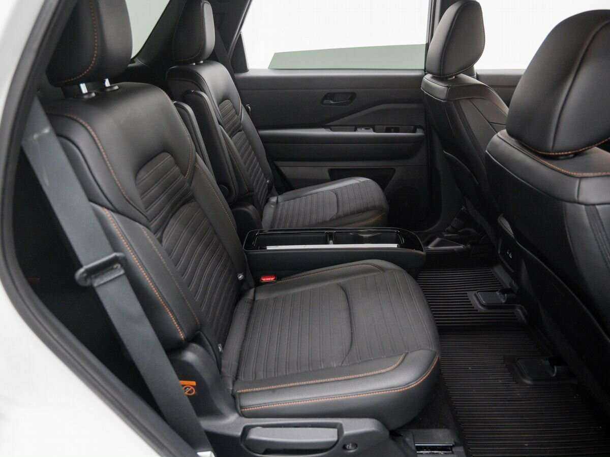 Nissan Pathfinder с пробегом — 2023 год. Фото: #10