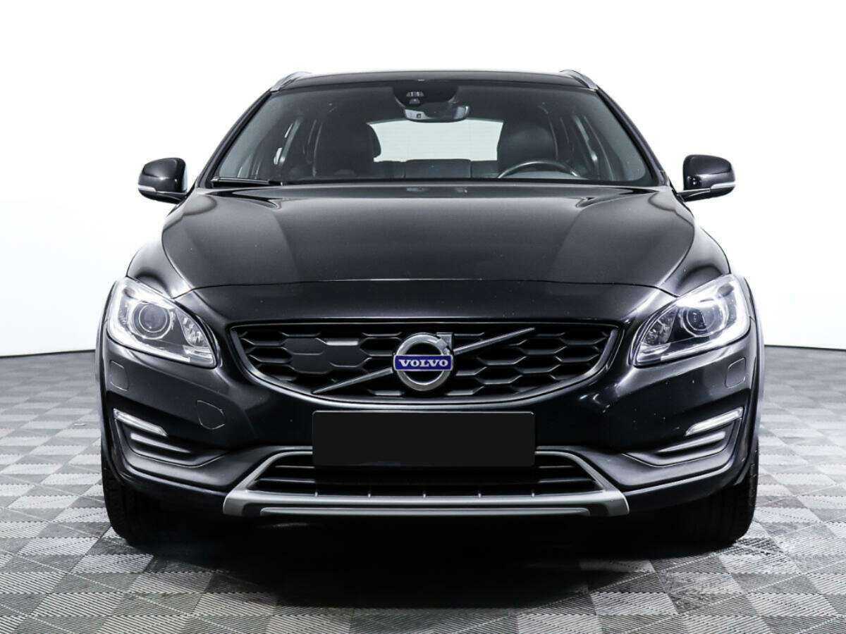 Volvo V60 Cross Country с пробегом — 2016 год. Фото: #1