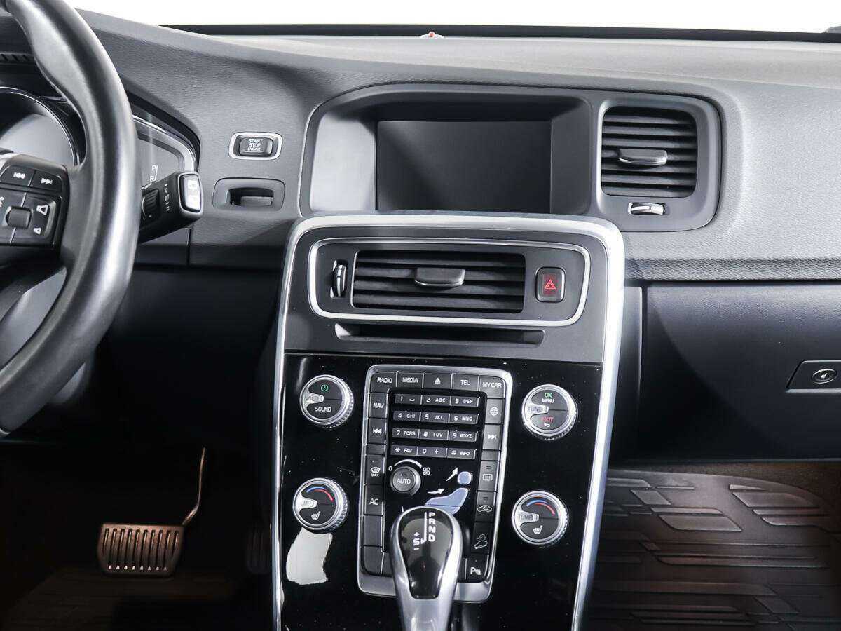 Volvo V60 Cross Country с пробегом — 2016 год. Фото: #11