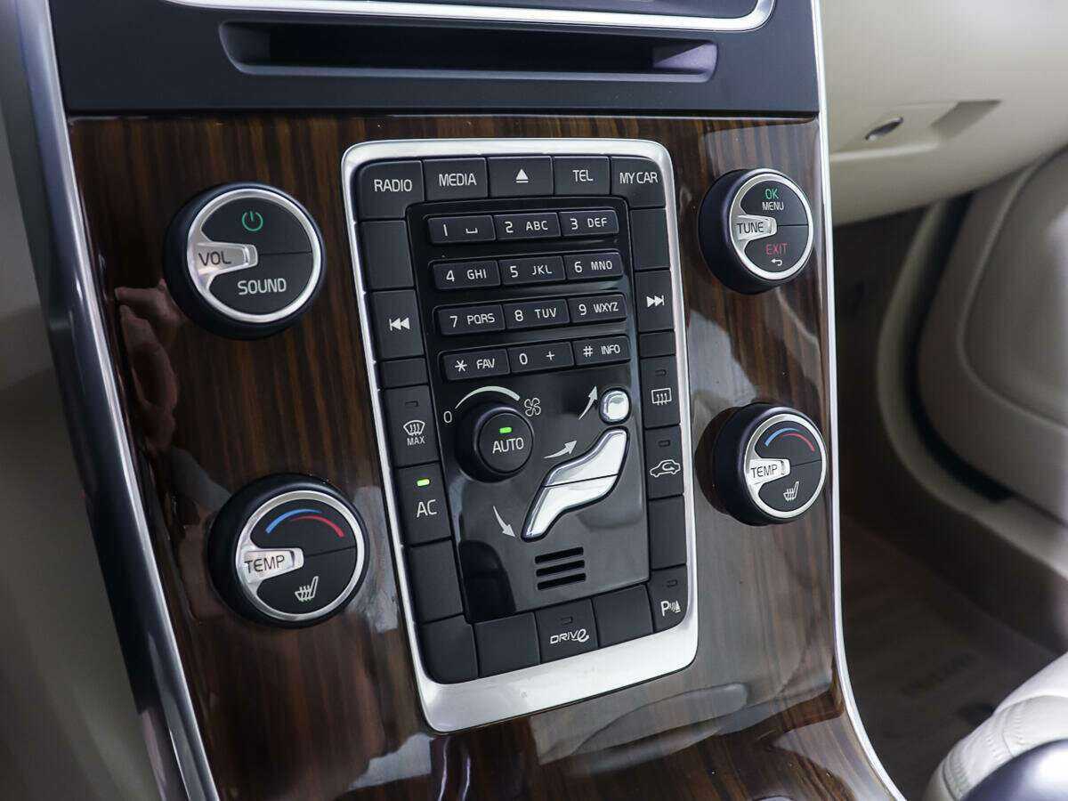 Volvo S60 с пробегом — 2011 год. Фото: #17