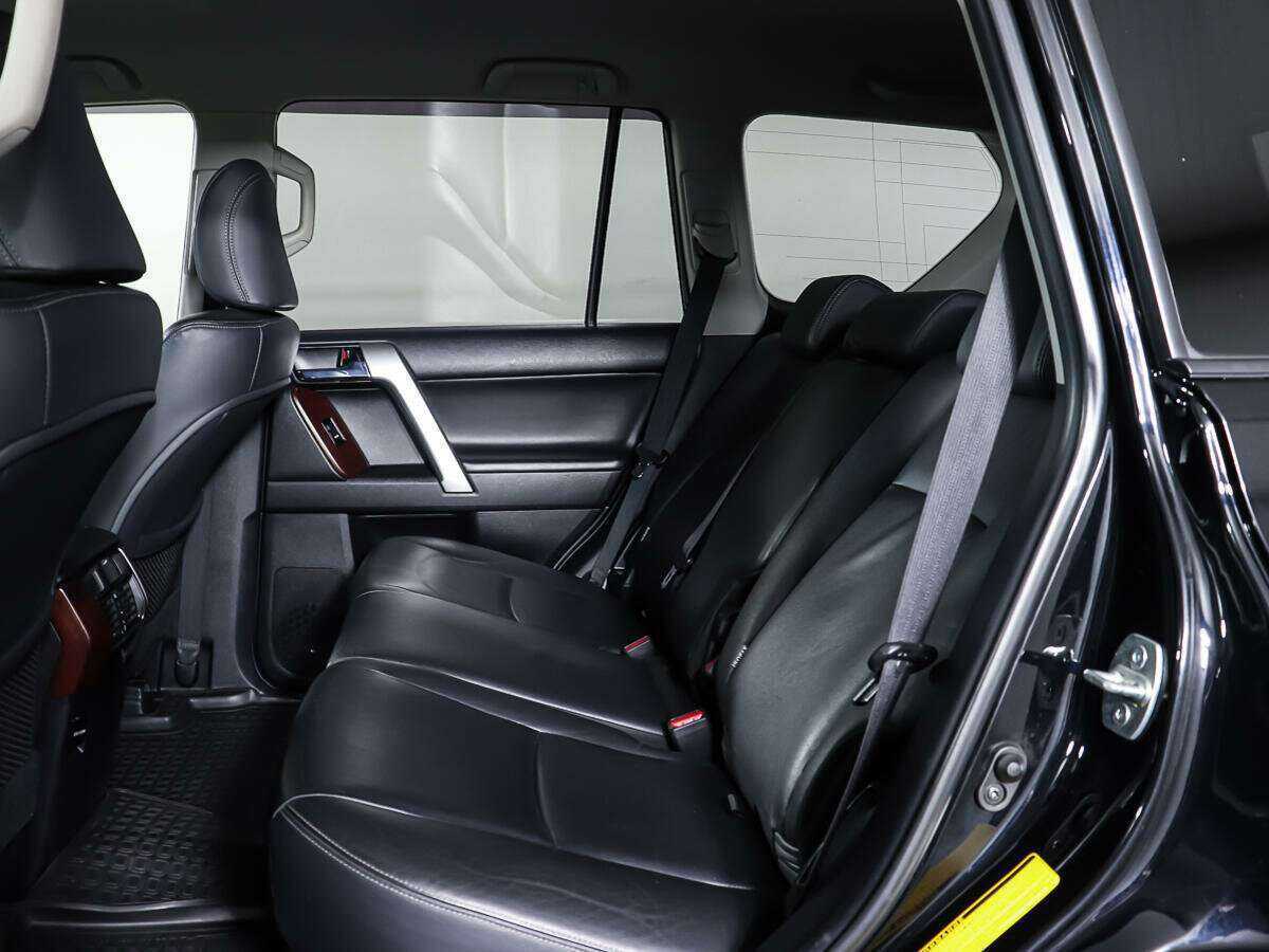 Toyota Land Cruiser Prado с пробегом — 2016 год. Фото: #8