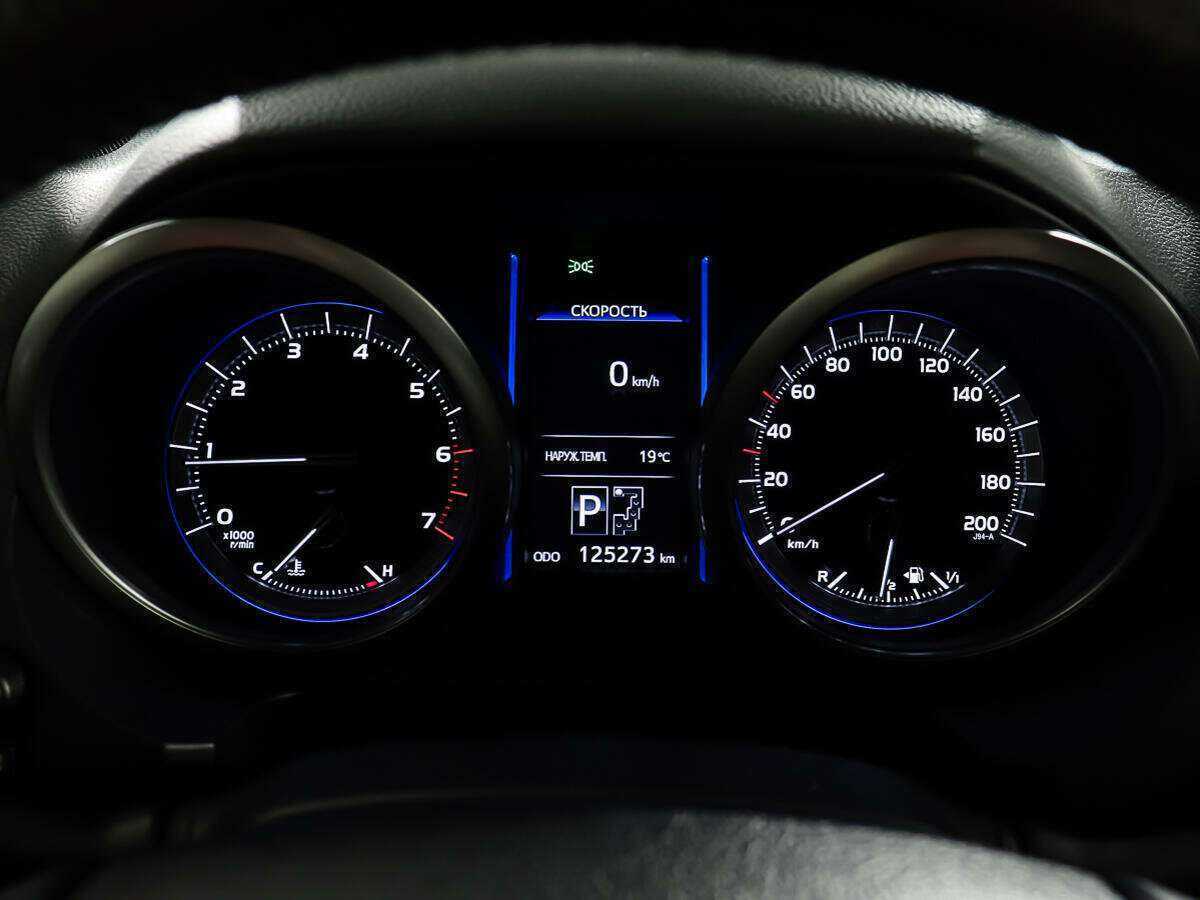 Toyota Land Cruiser Prado с пробегом — 2016 год. Фото: #12