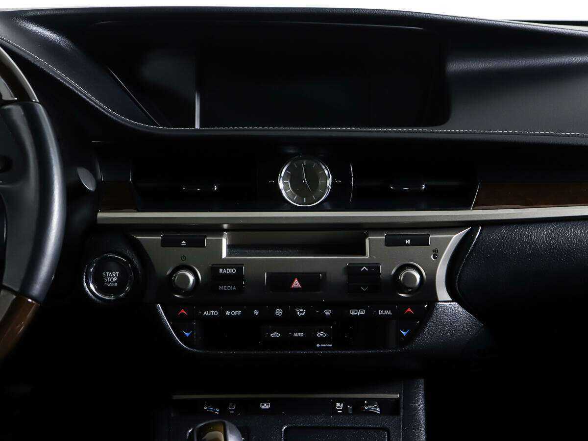 Lexus ES с пробегом — 2014 год. Фото: #11