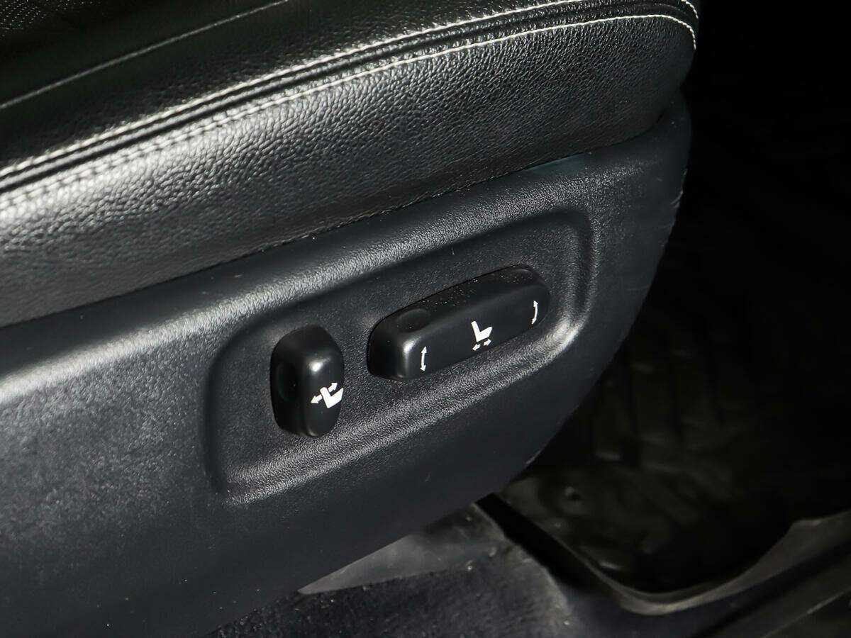 Toyota Land Cruiser с пробегом — 2011 год. Фото: #15