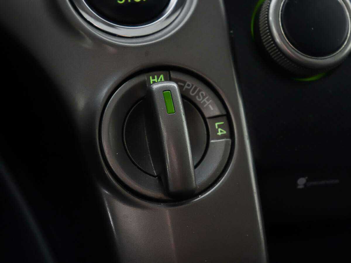 Toyota Land Cruiser с пробегом — 2011 год. Фото: #19