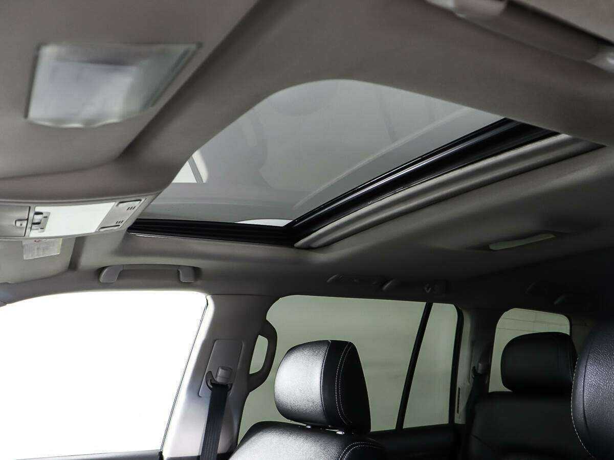 Toyota Land Cruiser с пробегом — 2011 год. Фото: #22