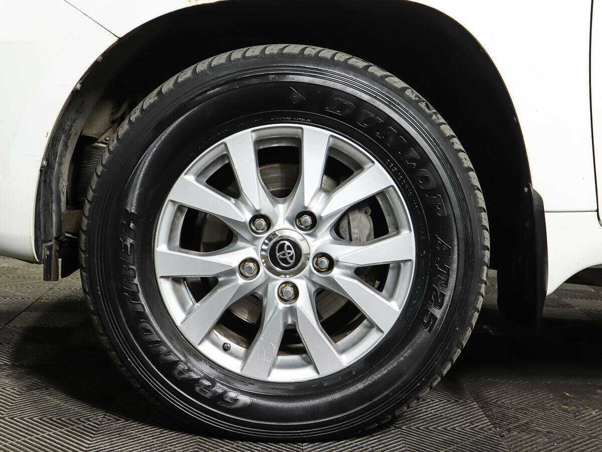 Toyota Land Cruiser с пробегом — 2011 год. Фото: #23