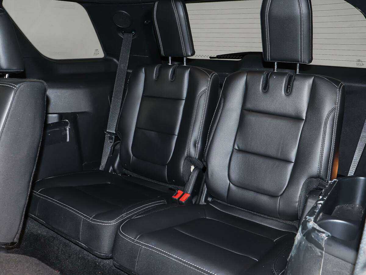 Ford Explorer с пробегом — 2017 год. Фото: #11