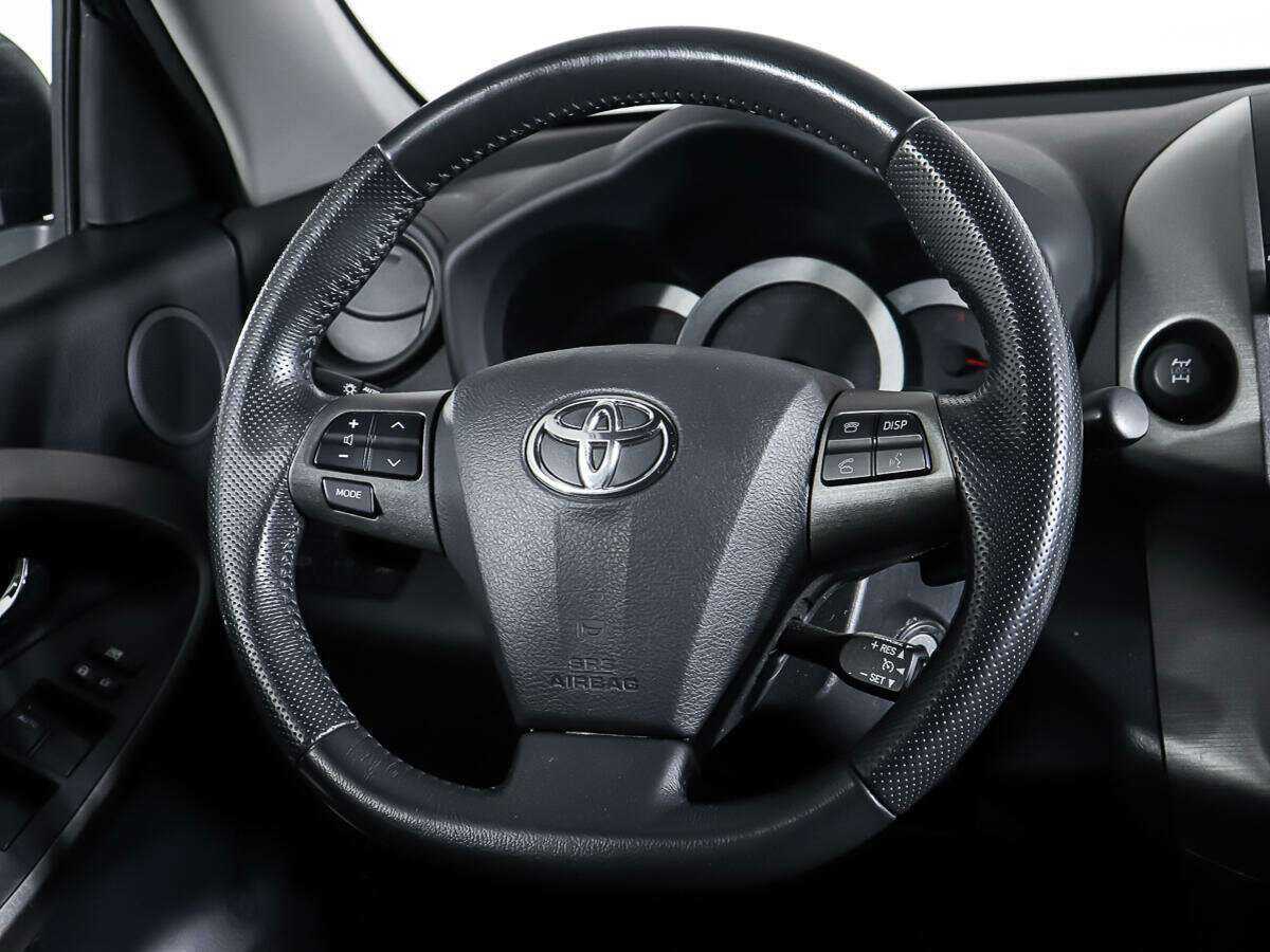 Toyota RAV4 с пробегом — 2011 год. Фото: #13