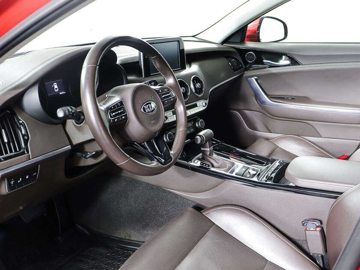 Kia Stinger с пробегом — 2018 год. Фото: #12
