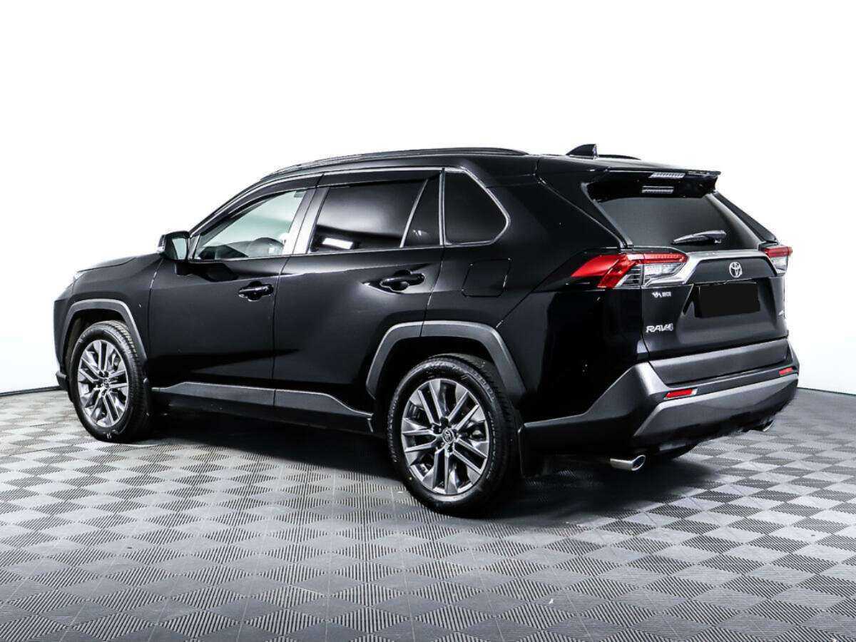 Toyota RAV4 с пробегом — 2021 год. Фото: #6