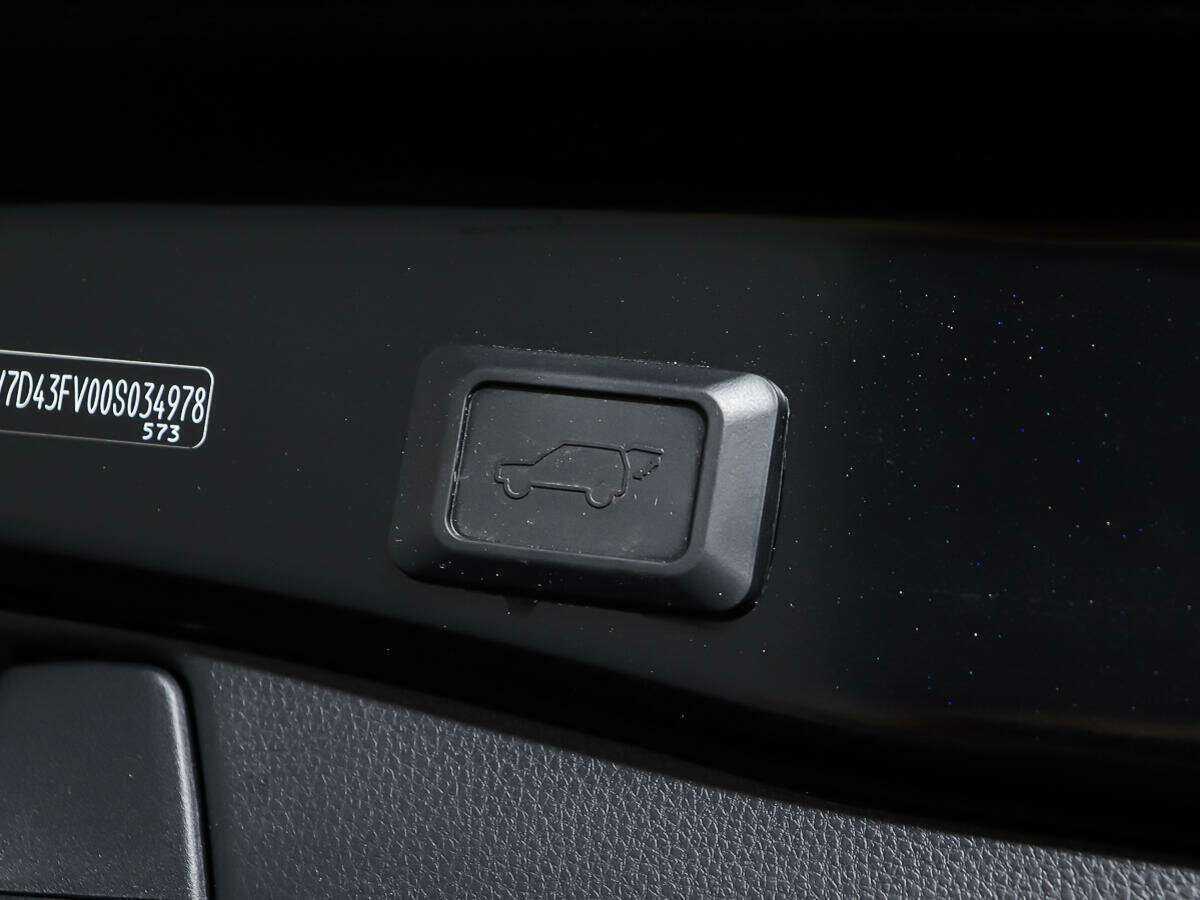 Toyota RAV4 с пробегом — 2021 год. Фото: #15