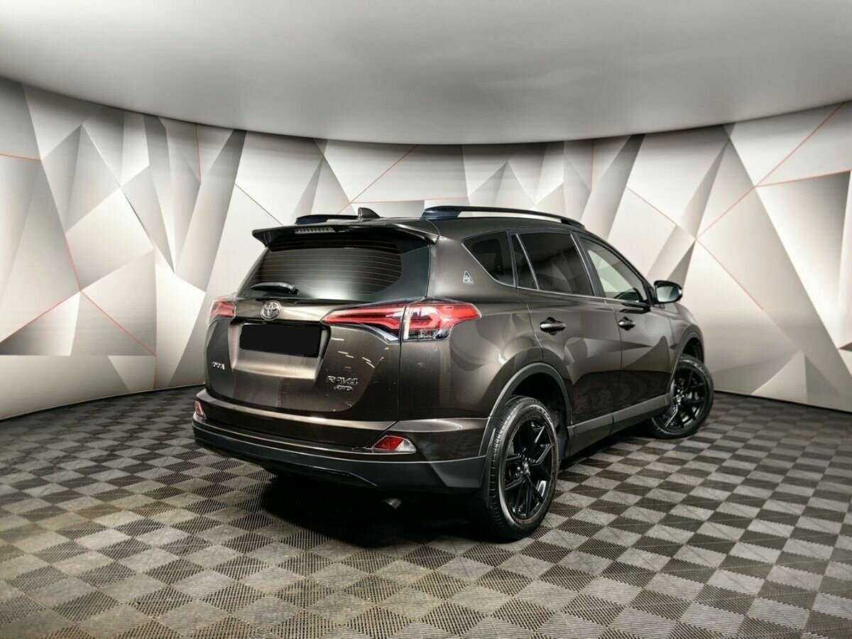 Toyota RAV4 с пробегом — 2019 год. Фото: #1