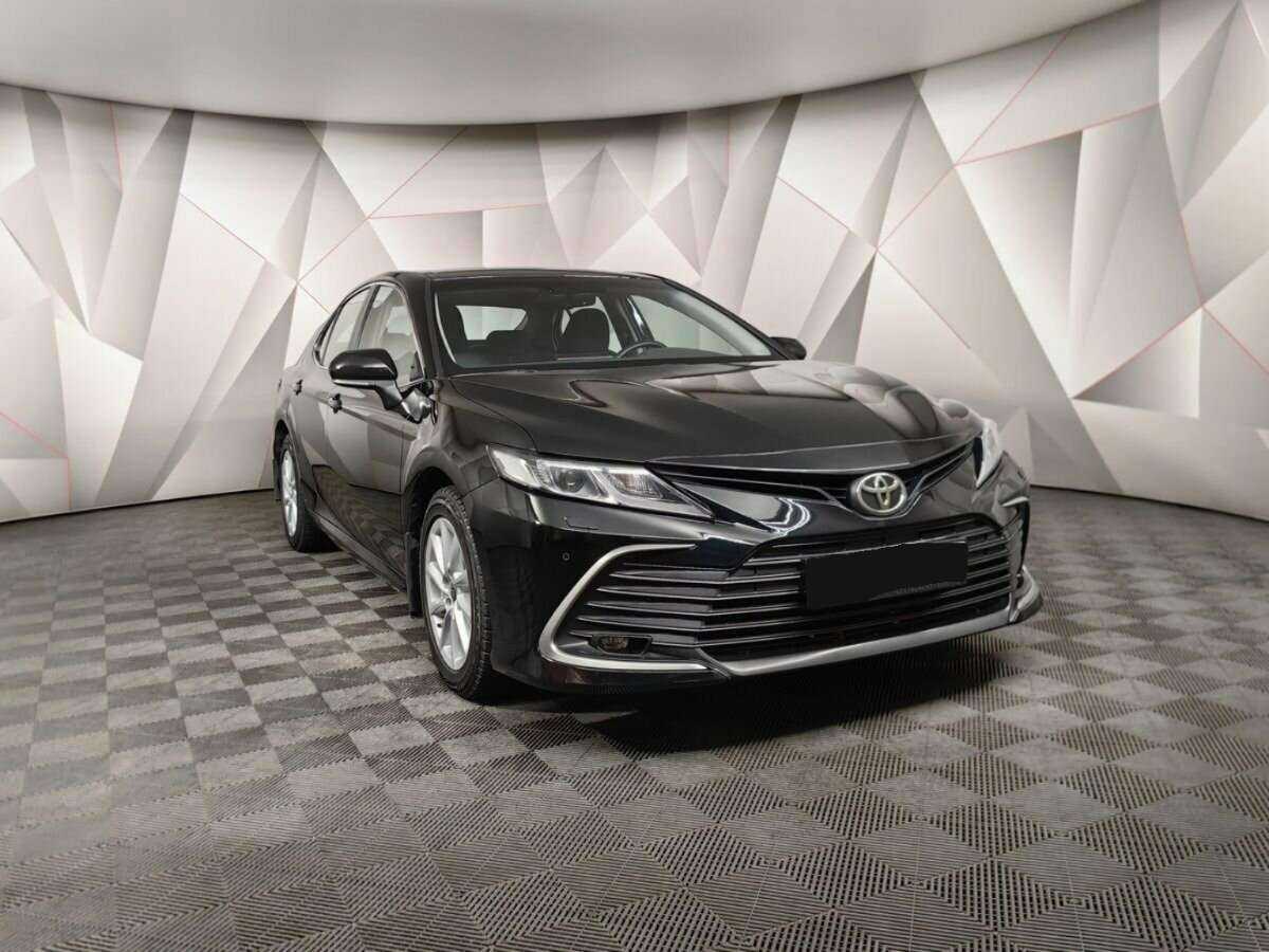 Toyota Camry с пробегом — 2021 год. Фото: #2