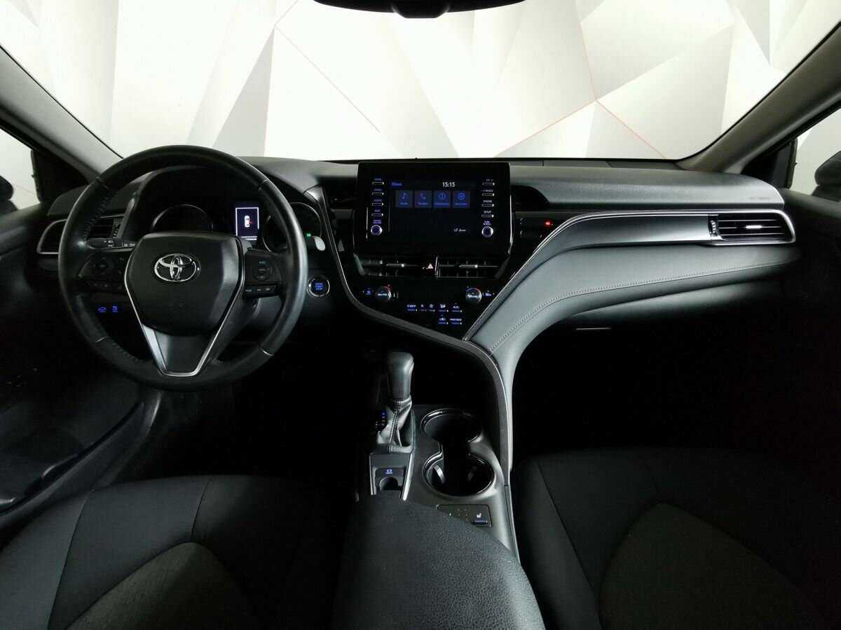 Toyota Camry с пробегом — 2021 год. Фото: #9